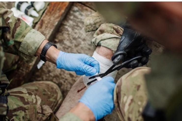 Запит щодо розбронювання медиків не є масовим і стосується лише точкового доукомплектування медичних підрозділів ЗСУ