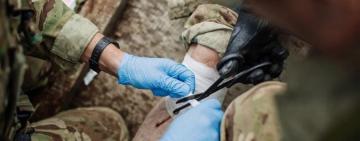 Запит щодо розбронювання медиків не є масовим і стосується лише точкового доукомплектування медичних підрозділів ЗСУ