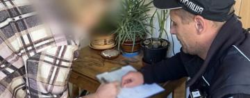 Поліція склала адмінпротоколи на одеситку, чий собака справив потреби на Алеї Героїв