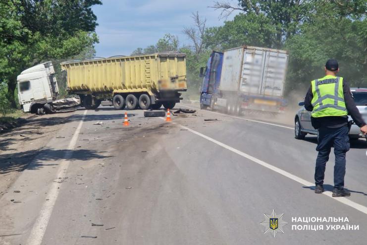 На трасі Одеса — Білгород-Дністровський — Монаші сталася ДТП: рух ускладнено, поліція просить об’їжджати