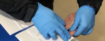 Під час сварки жінка вдарила родича ножем: за цей злочин вона постане перед судом