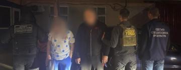 Намагалась підкупити прикордонника та переправити до Молдови чоловіка: поліцейські затримали організаторку оборудки