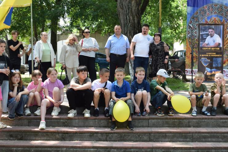 Літо почалося з усмішок і дзвіночків пам’яті в Тарутинській громаді