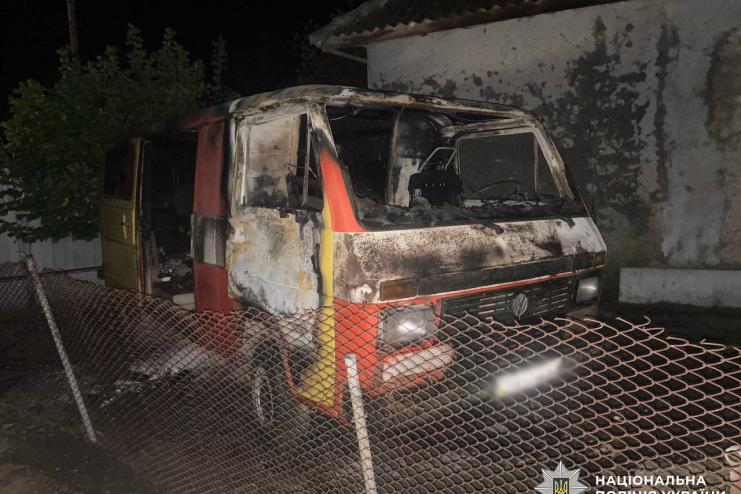 Підпал через образу: на Одещині чоловік спалив авто родича
