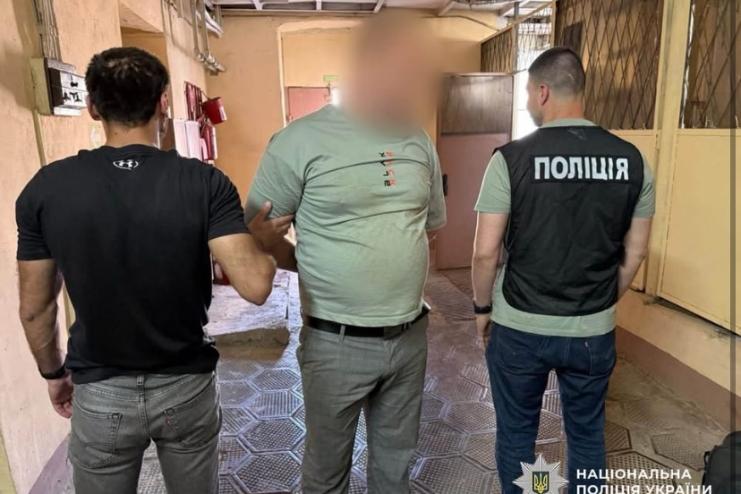 1000 доларів за вступ до коледжу: поліцейські викрили викладача одного з одеських навчальних закладів 