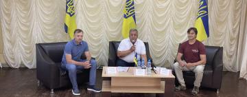 Співпраця з 