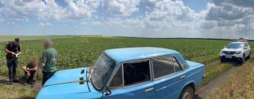 Поліція "по гарячих слідах" затримати викрадача авто