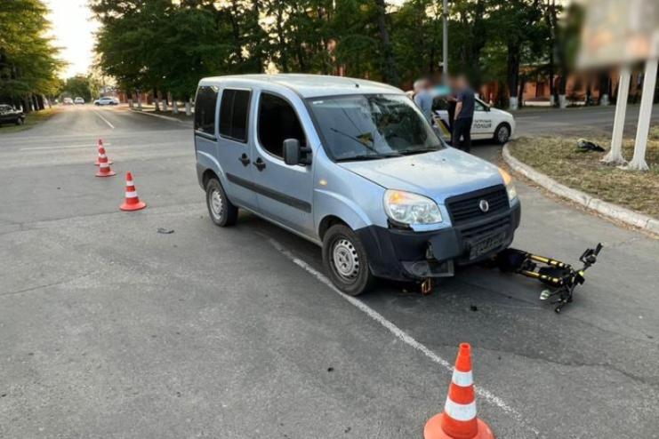 На Одещині легковик збив 13-річного підлітка на електросамокаті: дитина в лікарні