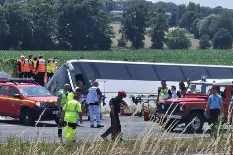 У Франції перекинувся автобус з українськими школярами: є загиблі й поранені