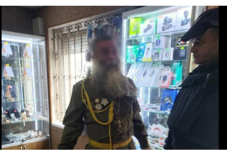Священник, георгіївські стрічки і арешт: суд вперше застосував такий запобіжний захід у релігійній сфері