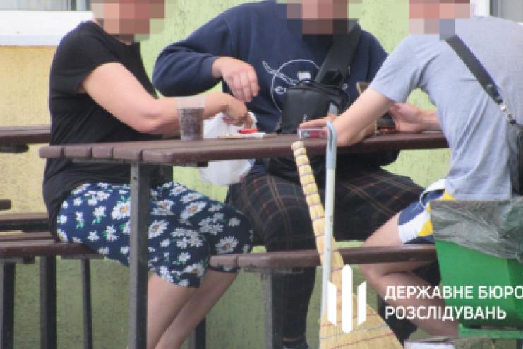 На Одещині викрито правоохоронця, який разом із матір’ю переправляв чоловіків до Молдови за $6000