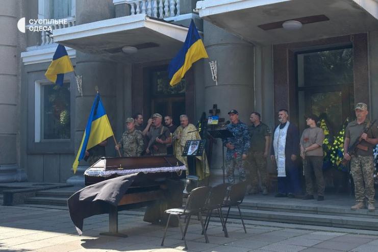 Загинув біля Зміїного: в Одесі попрощалися з моряком катера «Станіслав», тіло якого шукали два роки