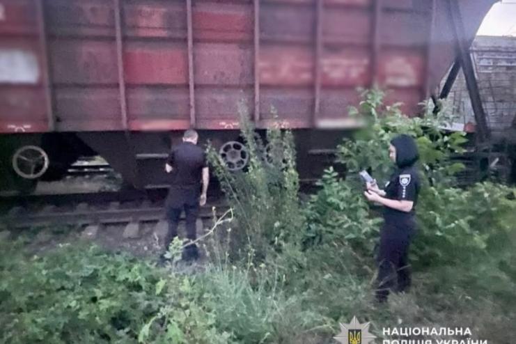 На Одещині 13-річну дівчину вразило струмом на даху вагона