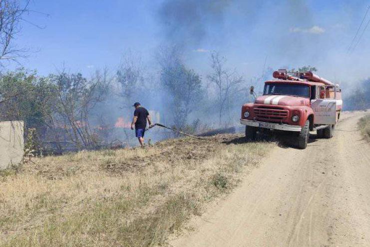 Пожежа у Петропавлівці: три обійстя знищено, дитина в лікарні