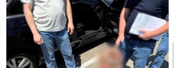 Щоб уникнути мобілізації, обіцяв за гроші працевлаштувати в СБУ: одеські поліцейські затримали підозрюваного у зловживанні впливом