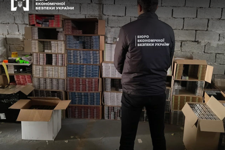 9,5 мільйона гривень збитків: на Одещині подружжя організувало масштабну схему збуту фальсифікованого алкоголю та сигарет