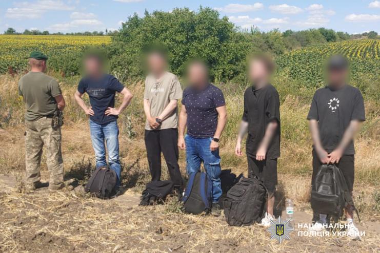 На Одещині викрито схему незаконного переправлення військовозобов’язаних до Молдови: організатору загрожує до семи років ув’язнення