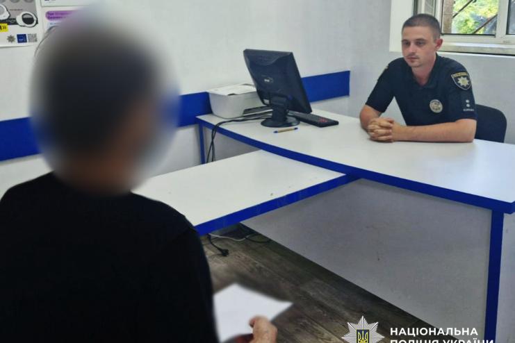 В Одесі чоловік у стані сп’яніння пошкодив надгробки на кладовищі: йому загрожує до трьох років ув’язнення