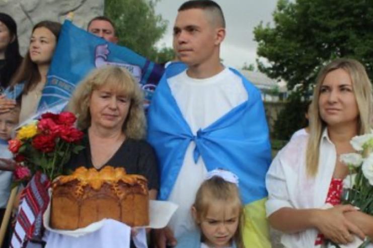Після понад трьох років полону на Одещину повернувся військовий Віктор Гоцуляк