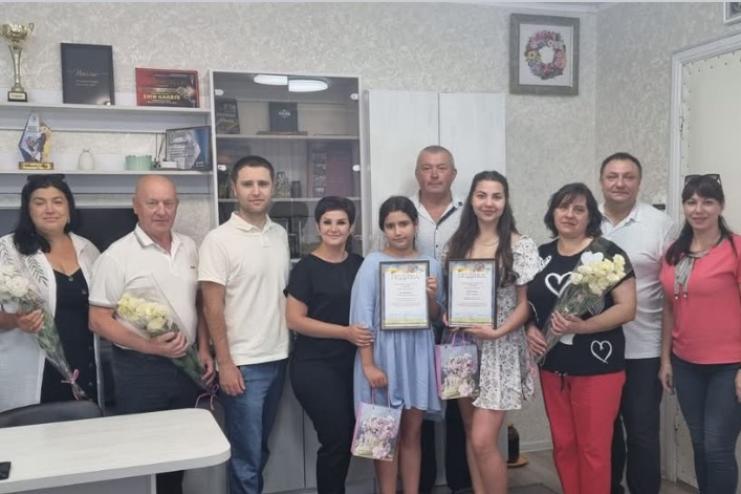 За визначні досягнення у навчанні та творчості юні мешканки Саф'янівської  громади були відзначені стипендіями Одеської обласної ради