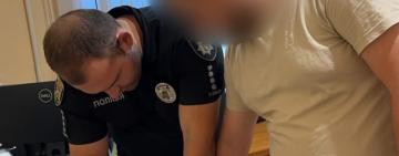 В Одесі поліцейські затримали 25-річного чоловіка за спробу підпалу квартири військового