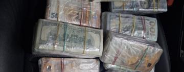 Спроба на мільйони: на Одещині затримали чоловіка, який намагався вивезти за кордон понад 8 мільйонів гривень готівкою