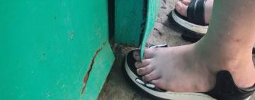 В Одесі рятувальники вивільнили ніжку дитини з-під металевих дверей під’їзду