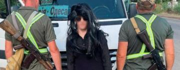 Атласна сукня не допомогла: на трасі Одеса-Рені викрили псевдопанянку на кордоні