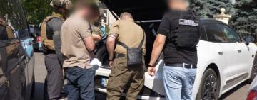 В Одесі викрили схему ухилення від мобілізації: адвокат та посадовці підприємства «бронювали» чоловіків за $11 000