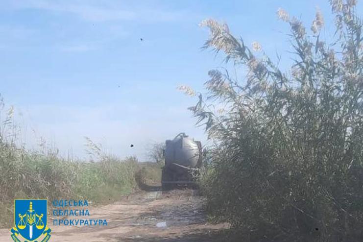Екологічна прокуратура продовжує розслідування справи про злиття токсичних відходів в Ізмаїльському районі: повідомлено про нову підозру