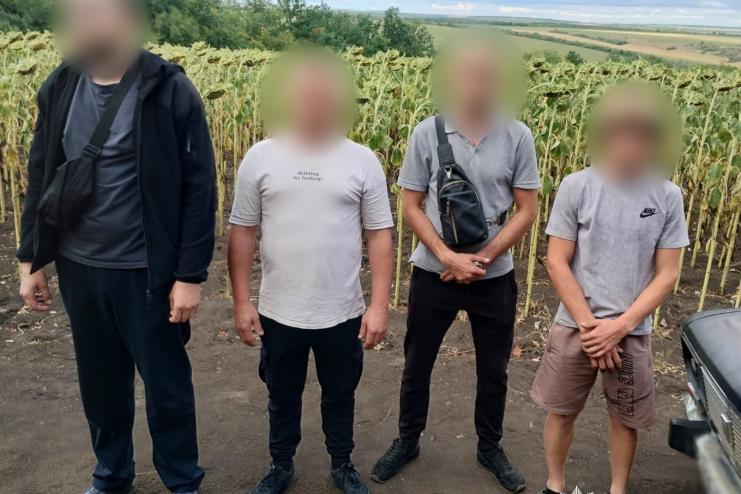 На Одещині затримали чоловіка, який за гроші зголосився незаконно переправити чоловіків за кордон