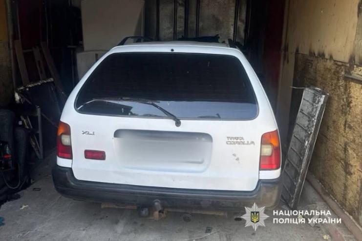 Думав провчити друга, а отримав підозру у вчиненні злочину: поліцейські викрили жителя Одеси в незаконному заволодінні автівкою