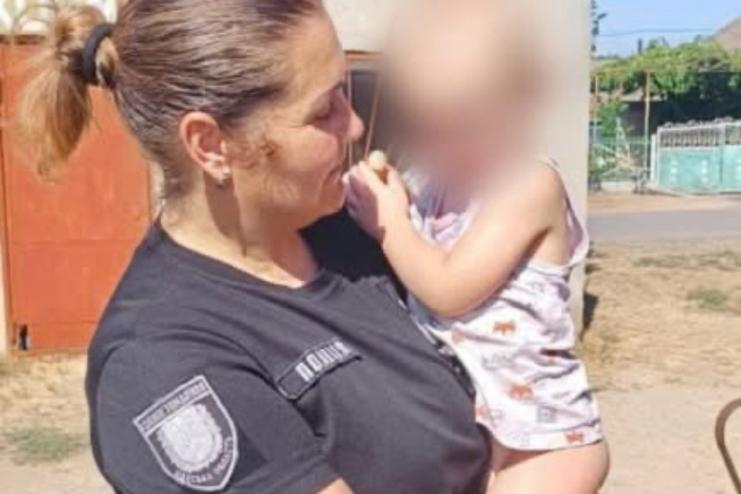 Пішов гуляти, поки сестри спали: поліцейські розшукали зниклого безвісти 2-річного мандрівника