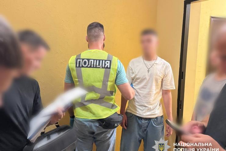 В Одесі затримали 18-річного наркоторговця з партією психотропів на 20 мільйонів гривень