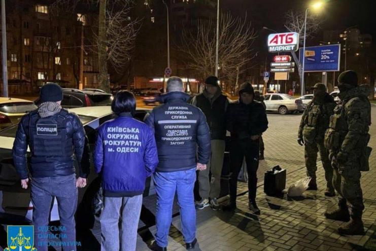 На Одещині судитимуть трьох ділків, які за 12 тисяч доларів переправляли чоловіків за кордон