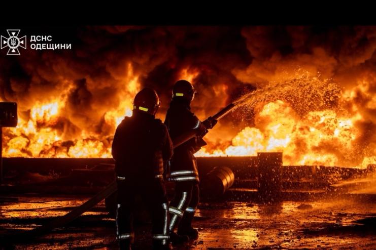 Нічна ворожа атака на Одещину: ворог знову бив по інфраструктурі