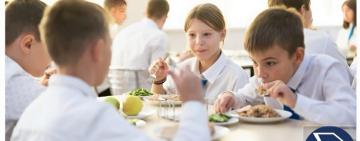 Майже 160 тисяч школярів Одещини отримуватимуть безкоштовні гарячі обіди 