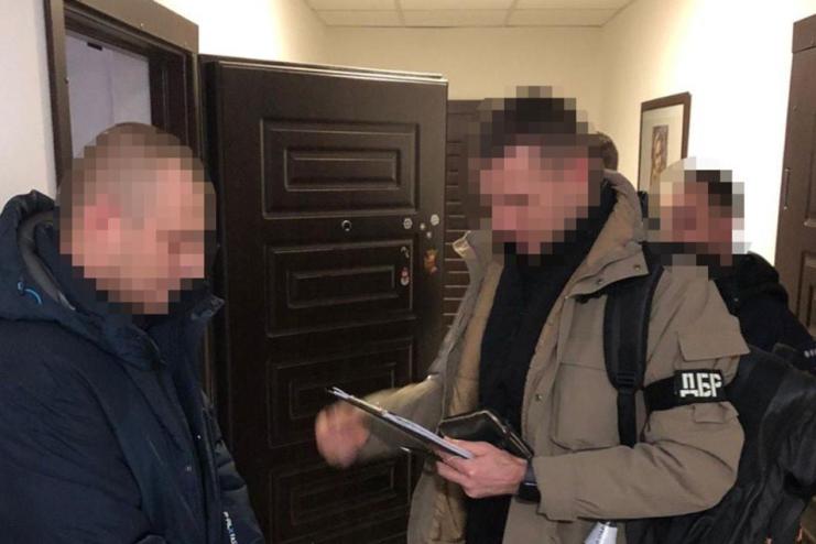 На Одещині ДБР викрило групу військових та цивільних, які заробляли мільйони гривень на переправленні чоловіків 