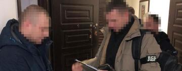 На Одещині ДБР викрило групу військових та цивільних, які заробляли мільйони гривень на переправленні чоловіків 