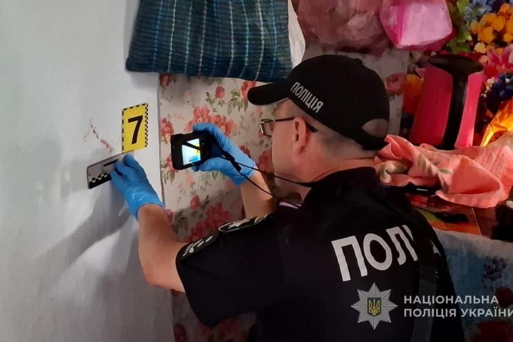 На Одещині викрили 38-річного чоловіка, який жорстоко напав на 82-річну жінку