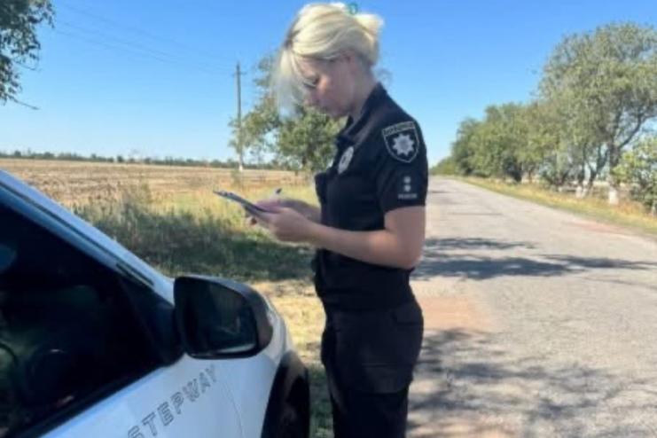 На вулиці відібрав гроші та майно у двох підлітків: поліцейські встановили та розшукали зловмисника