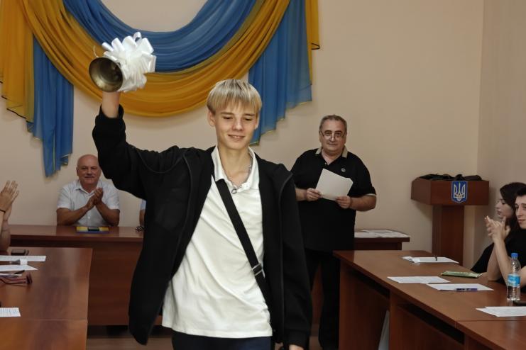 Право дати перший дзвоник надали Леонідову Іллі з Павлівки: у Болграді відкрився Бессарабський інститут