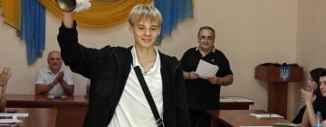 Право дати перший дзвоник надали Леонідову Іллі з Павлівки: у Болграді відкрився Бессарабський інститут