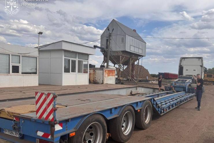 Організував незаконний продаж пального з двох АЗС: мешканець Одещини постане перед судом