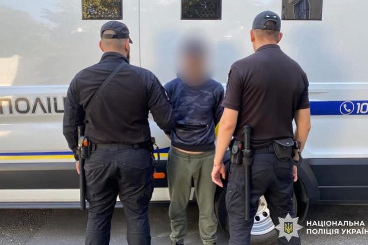 В Одесі поліцейські затримали 34-річного чоловіка за підозрою у вбивстві перехожого