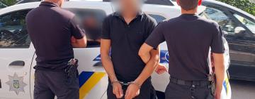 На Одещині затримали чоловіка, який тричі «замінував» об’єкти 