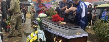 Ганьба у Саратській громаді: Герой віддав життя за Україну, а в рідному селі йому закрили двері храму…