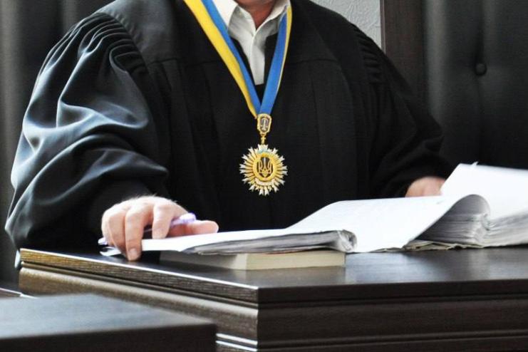 На Одещині суд виніс вирок чоловікові за сексуальне насильство над дівчинкою