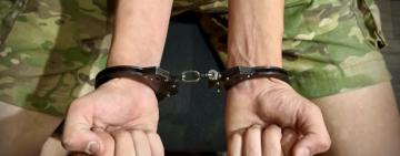 Розпилили сльозогінний газ, побили та відібрали майно: на Одещині двох молодиків підозрюють у розбої