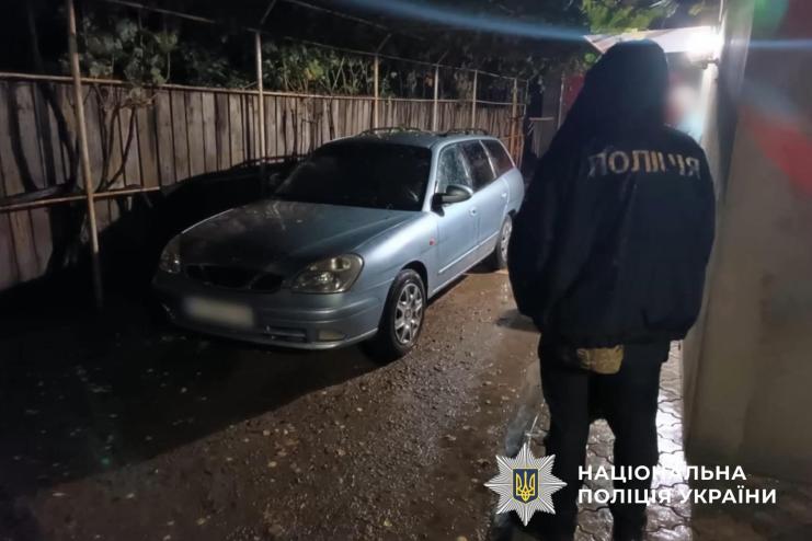 Поліцейські розслідують вибух на подвір’ї приватного будинку в Рені